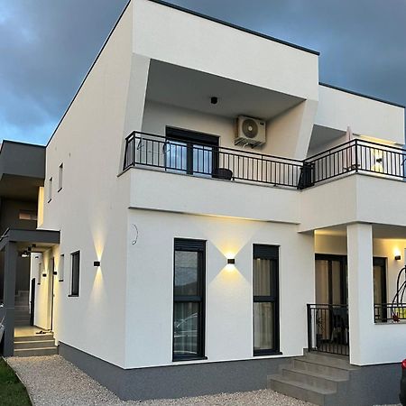 Lana Apartmani バール エクステリア 写真